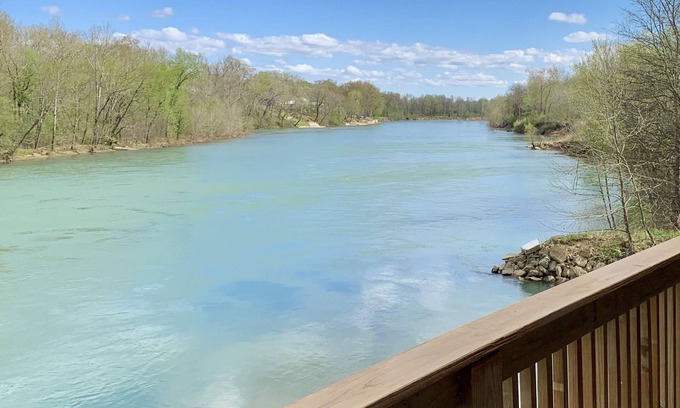 Doniphan House | Cabin Right on Current River, conveniently located close to town.