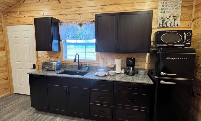 Paige Cabin | Cabin Unit 6 of 6 with AC and WiFi in lovely Paige