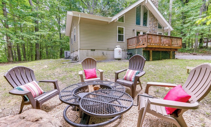 New Market Cabin | Cabin w/Deck & Screened-In Porch in New Market!