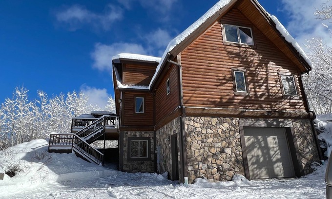 Mesa Ski Chalet | Cabina Bosco - Large Cozy Chalet Near Powderhorn Resort