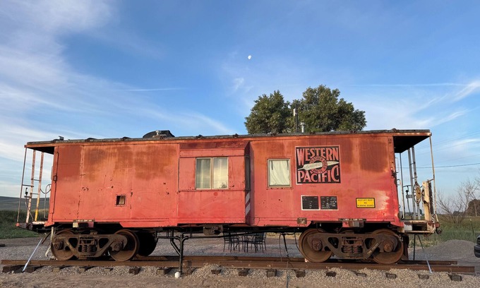 Moreland Villa | Caboose on a quiet country road with WiFi, AC
