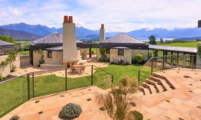 Manapouri Cabin | Cabot Lodge