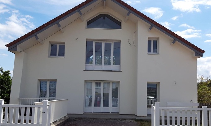 Le Home House | CABOURG/LE HOME: Supervised beach 100 m'away. Close to thalasso and golf.
