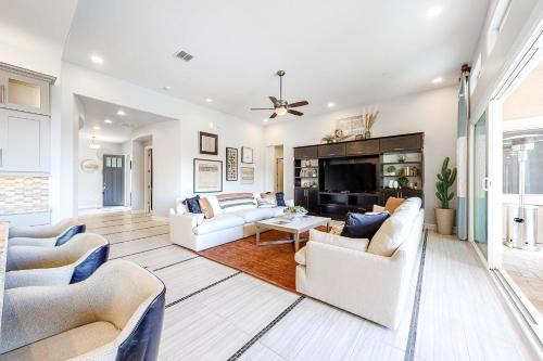 Dove Mountain House | Cactus Flower Pass