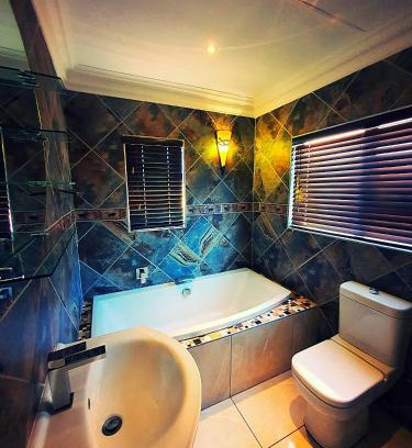 Kathu House | Caesars Place Guest House
