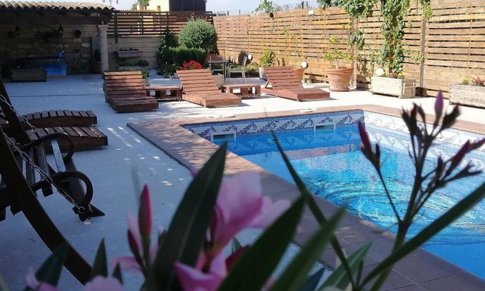 Moja House | Cal Roig