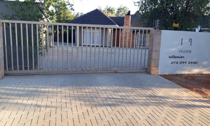 Kimberley House | Caledon Overnight Rooms