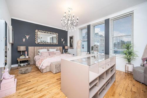 Kirkcaldy Apartment | Caledonia House- Luxurious Sea View House Near Edinburgh