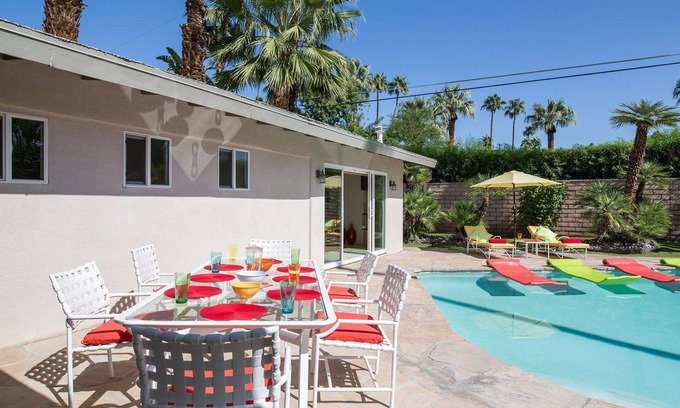 Deepwell Estates House | California Ranch, Pool and Sunshine In Deepwell Estates! Centrally Located! Close to downtown Palm Springs