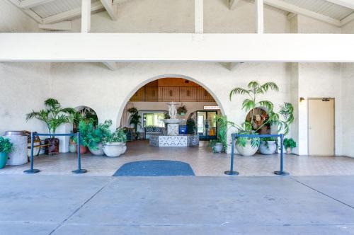Clairemont Hotel | California Suites Hotel