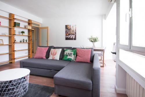 Guindalera Apartment | Calle de Coslada, 16