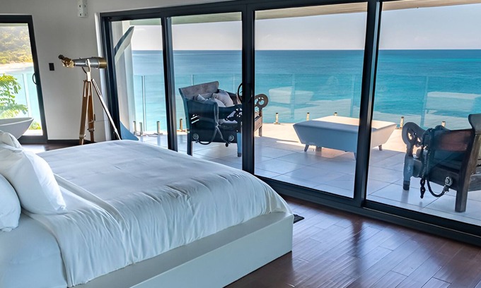 Fryes Beach Hotel | Calm Beachside Stay with Kitchen and Dining Area for Unwind Enthusiasts