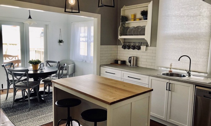 West Busselton Cottage | Calm Seas Cottage-COMFORT in the heart of Busselton and beautiful South West WA