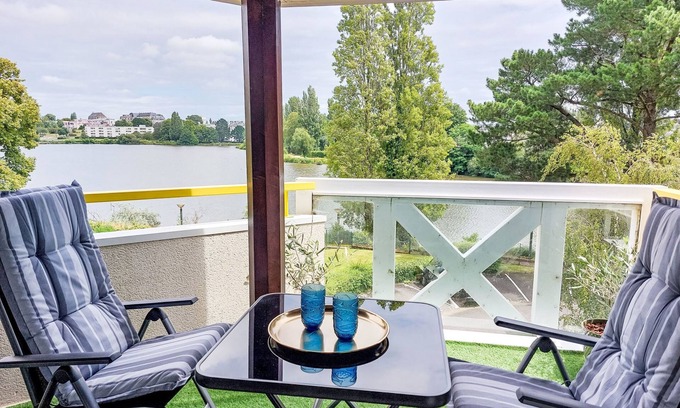 Vannes Apartment | Calme et Vue sur l'Etang au Duc by Interhome