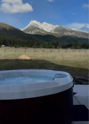Ronan House | Calowahcan Cabin New Hot Tub