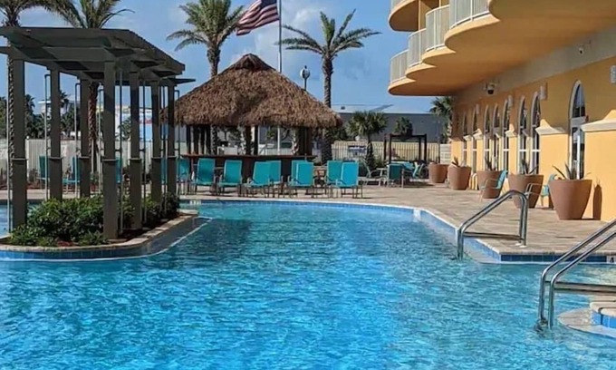 Panama City Beach Condo | Calypso Tower 3- 310. One bedroom+bunk, 2 bath. No elevator wait to unload!