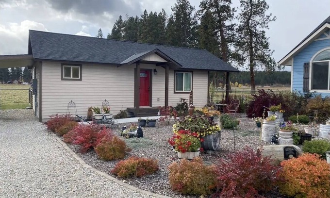 Grantsdale Cottage | Camas Creek Cottage