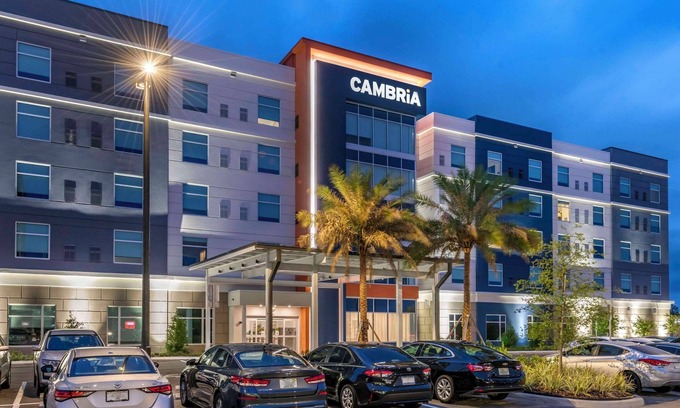 Orlando Hotel | Cambria Hotel Orlando Airport