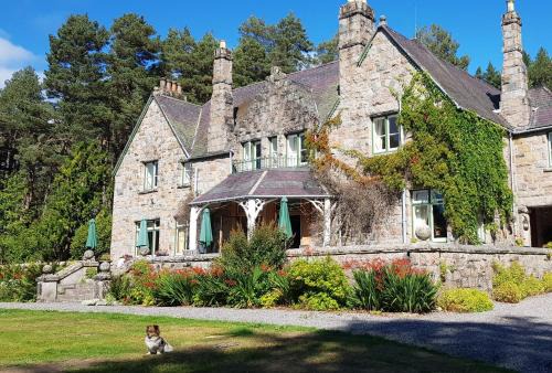 Aboyne Hotel | Cambus O' May Traditional Highland Hotel