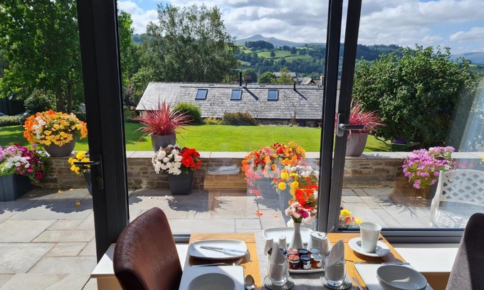 Brecon Bed & Breakfast | Camden Lodge B&B and Cottage Brecon
