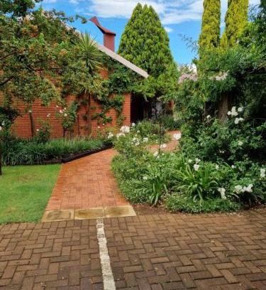 Universitas House | Camelia Guest House