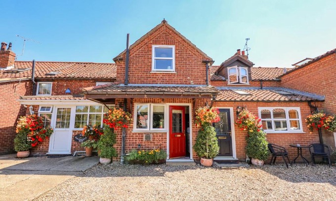 Swaffham House | Cameron's Cottage