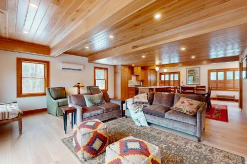 Bolton Landing House | Camp Ridgewood Home and Cottage