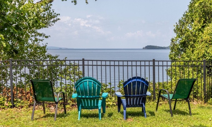 Shelburne Cottage | Camp Roosevelt 5 Bedroom Cottage by RedAwning