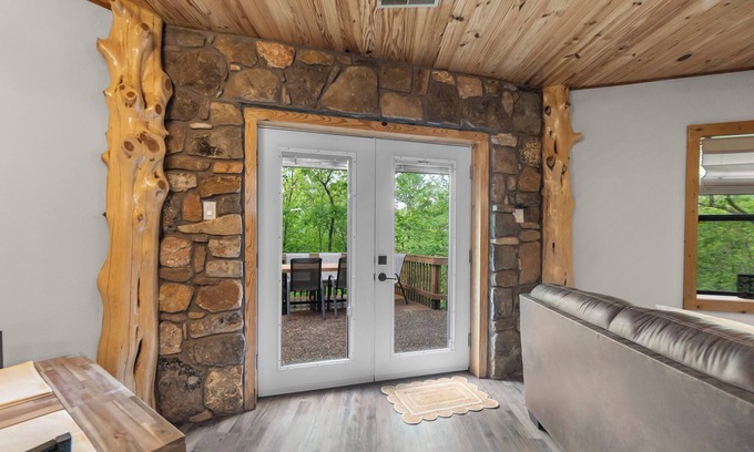 Wappapello House | Camp Stonebass-Lake House-Hottub