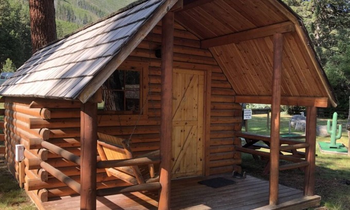 Ravalli County Cabin | CAMP SULA-Dry cabin 1 on the East Fork