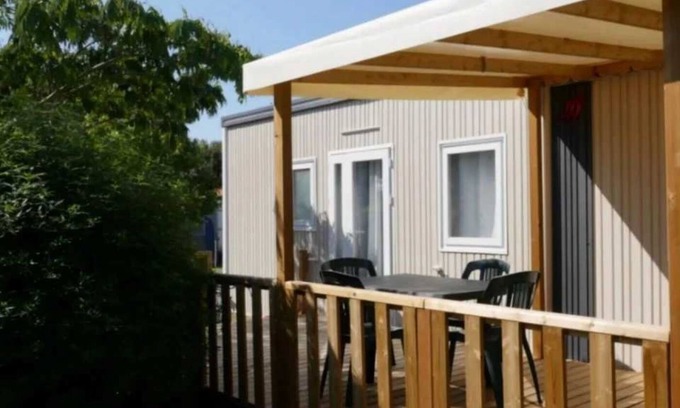 La Faute-sur-Mer House | Camping 4 étoiles - Piscine - eeebhc