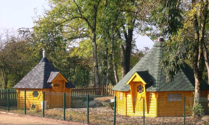 Saints-Geosmes RV Rental | Camping de la croix d'Arles