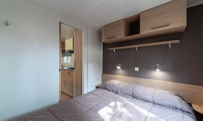 Chateauneuf-de-Galaure House | Camping Le Château de Galaure* - Comfort XL 4-room mobile home for 6 people