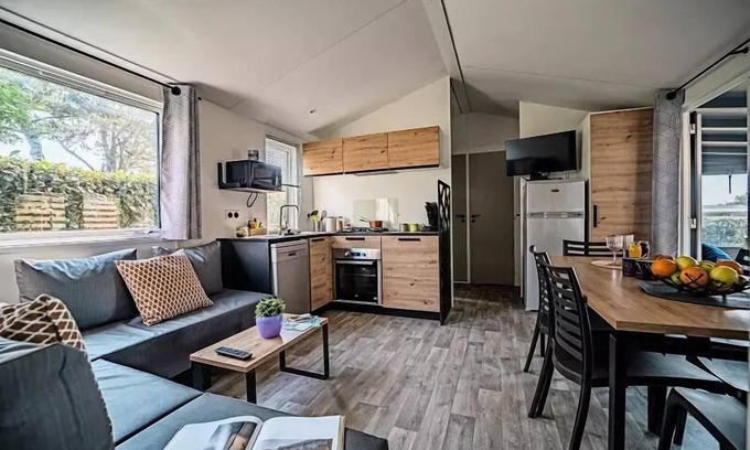 Brem Sur Mer House | Camping L'Océan * - Mobile Home Quattro Premium 5 Rooms 8 People Jacuzzi + Air Conditioning + TV