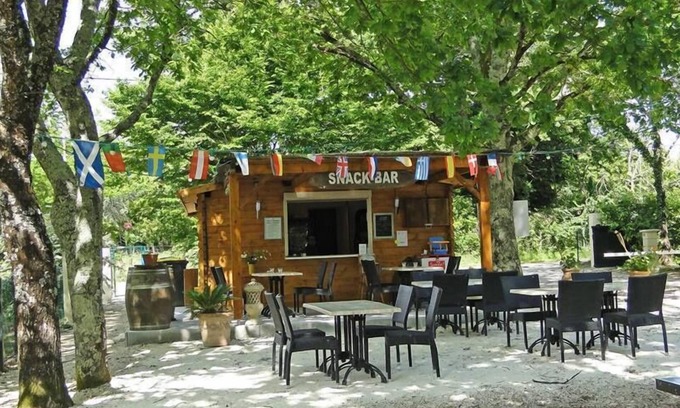 Bayas RV Rental | Camping Le Chene Du Lac