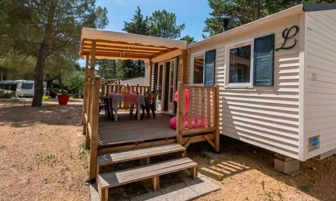 Mondragon House | Campsite La Pinède in Provence * - Mobile Home Aneth 3 Rooms 4 People