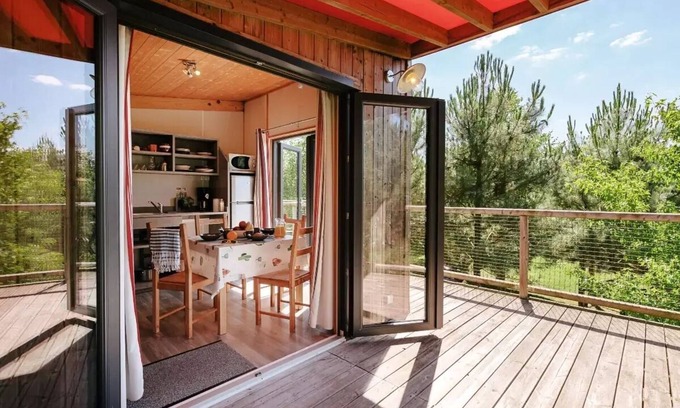 Caro Cabin | Campsite maeva Respire Domaine de Kervallon * - Cottage on Stilts 3 Rooms 4 People + TV