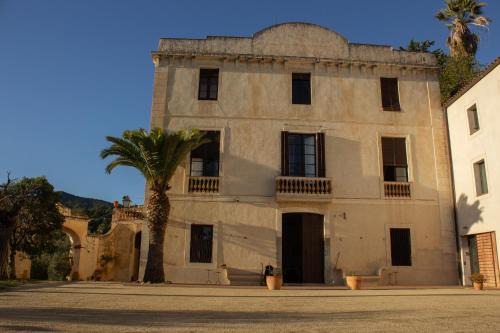 Alella House | Can Rovira - Stunning Neoclassical Mansion, Just 20 min drive from Barcelona City Center, Ideal for groups and families