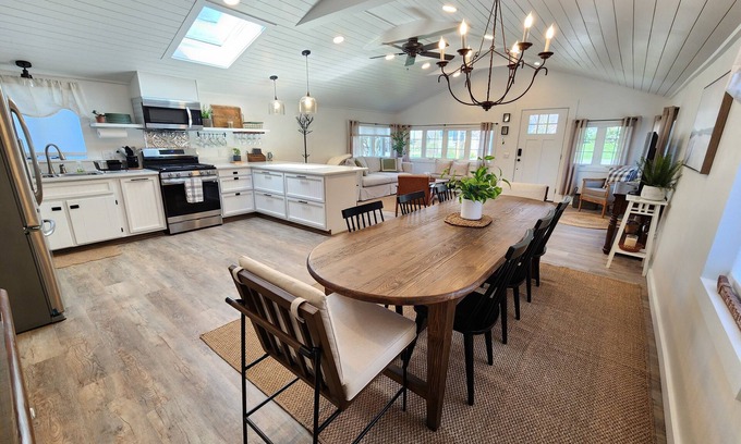Holcomb Cottage | Canandaigua Lake Cottage