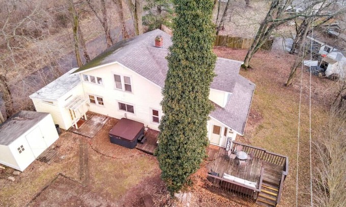 Nashport Cottage | Canary Cottage: Pet and Family friendly