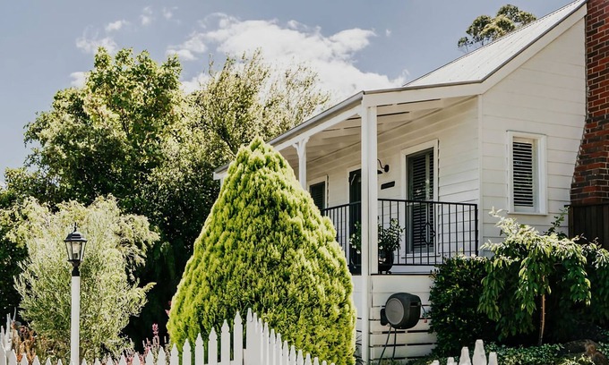Daylesford House | Candlebark Daylesford ~ Gorgeous Cottage!