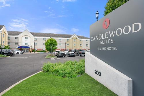 Bordentown Hotel | Candlewood Suites Bordentown-Trenton by IHG