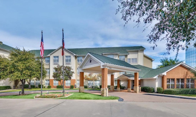 Dallas Hotel | Candlewood Suites Dallas Market Center-Love Field by IHG