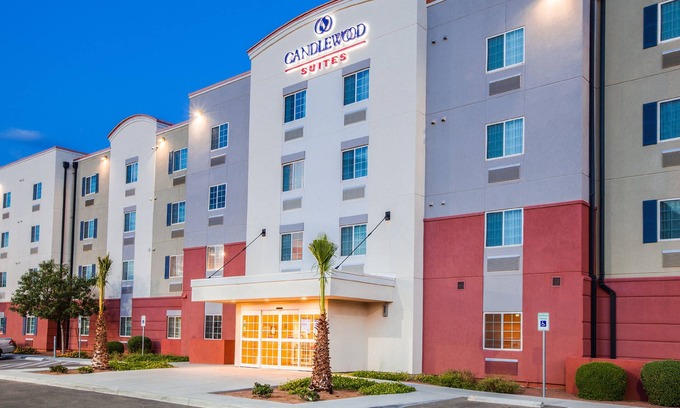 Northeast El Paso Hotel | Candlewood Suites El Paso North by IHG