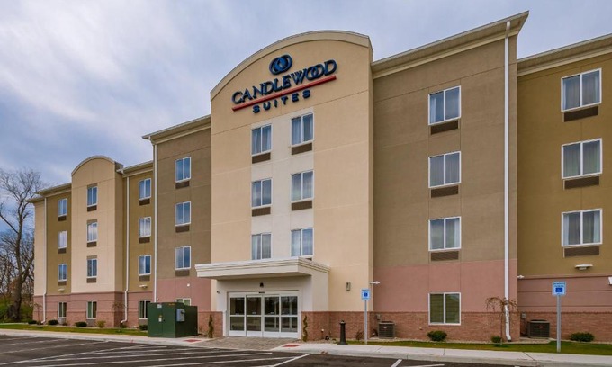 Mishawaka Hotel | Candlewood Suites Mishawaka by IHG