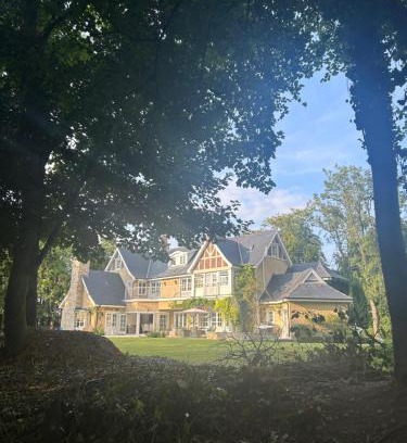 Kilkenny House | Caney Lodge