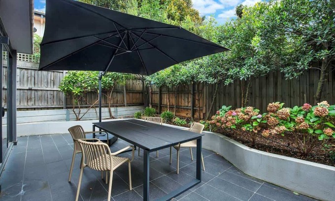 Saint Kilda South Apartment | Canopy - Boutique Elwood Luxury with parking