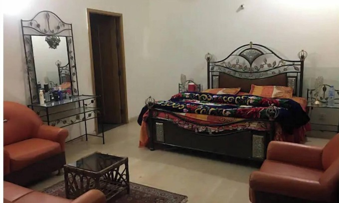 Multan Apartment | Cantt Room 03366386547