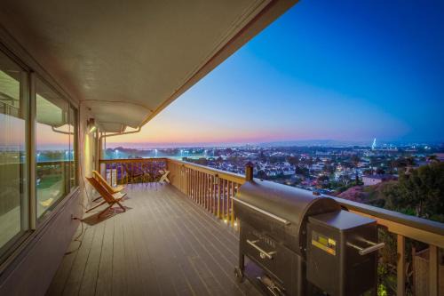 Point Loma Heights House | Canyon Estate Overlooking the Pacific