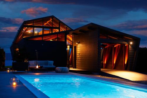 Kyonan Villa | CAP MARTIN Funny house